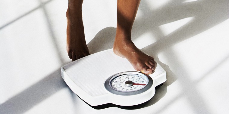 4 weight loss signs beyond the scale, according to an expert